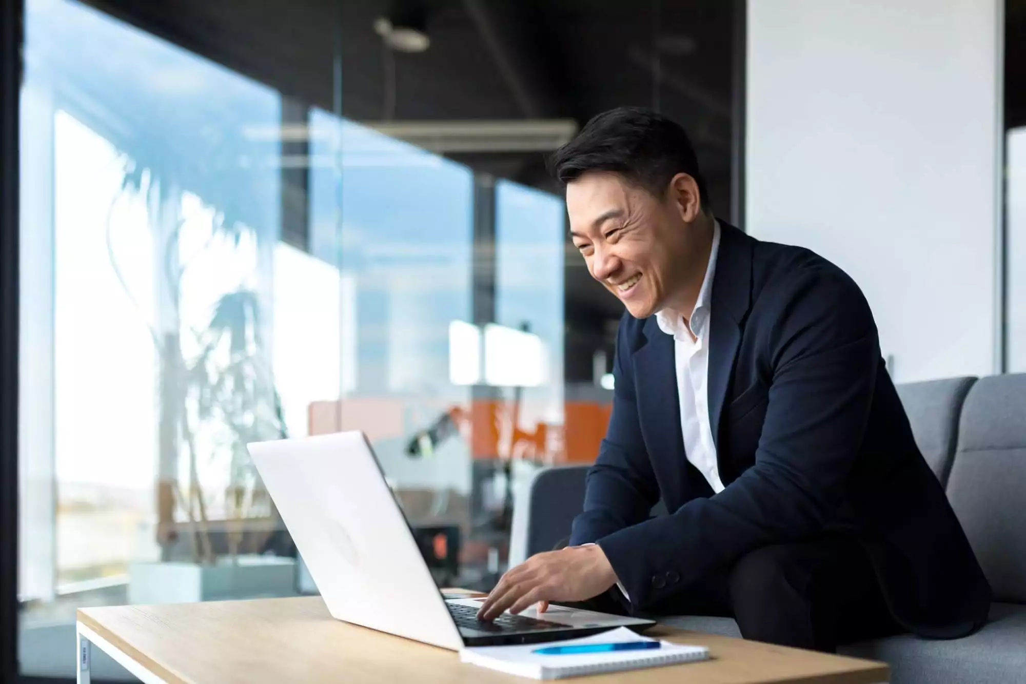 How to End an Email and email With Style: Tips and Examples