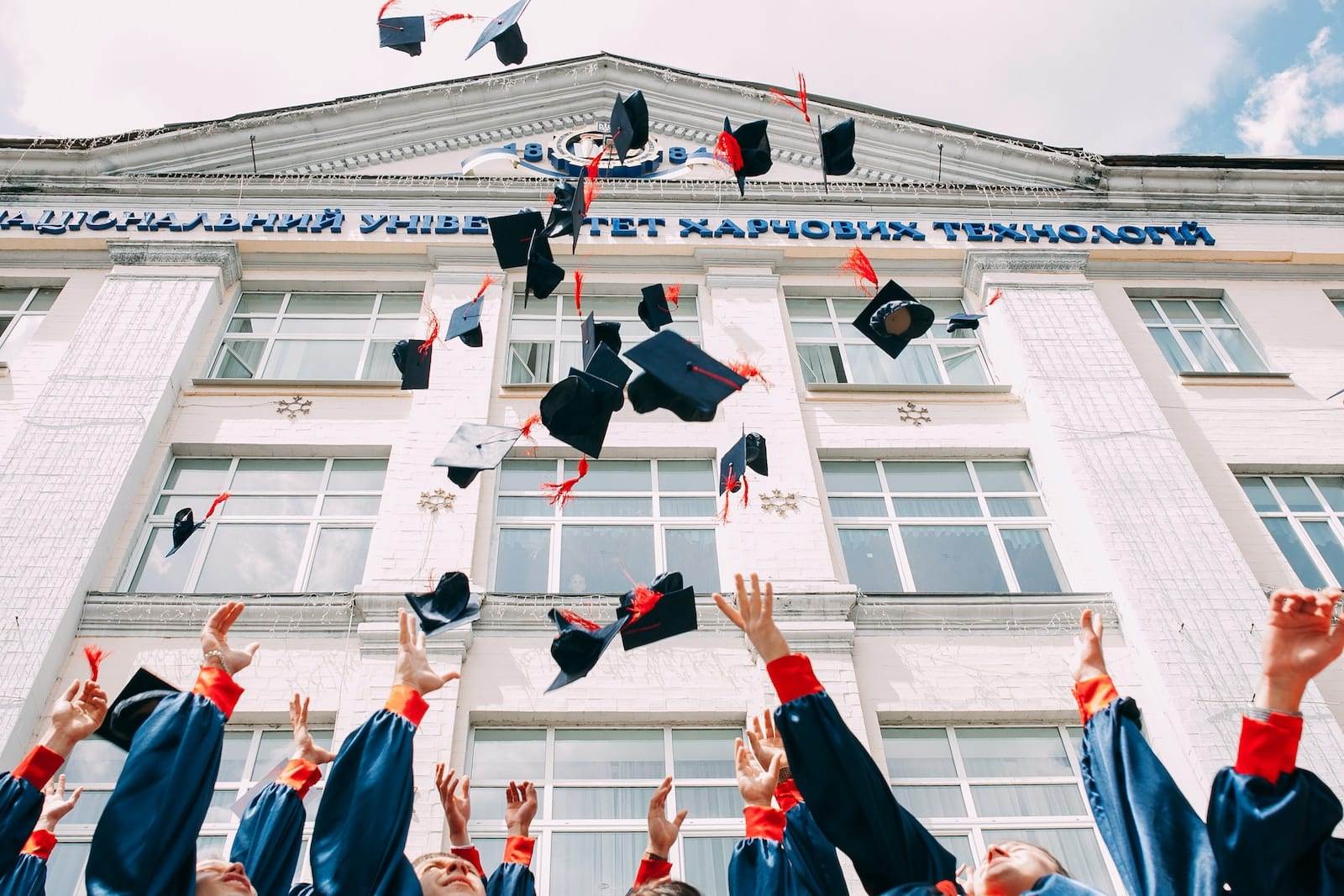 Exploring the Benefits of International Higher Education | UniGlobal Careers