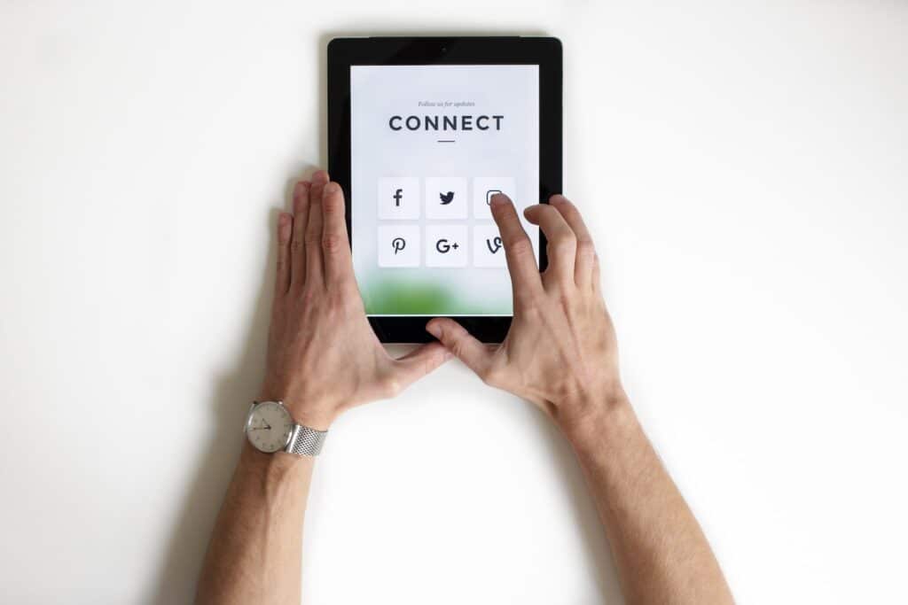 Successful Transition from Graphic Design to International Education Careers | UniGlobal Careers